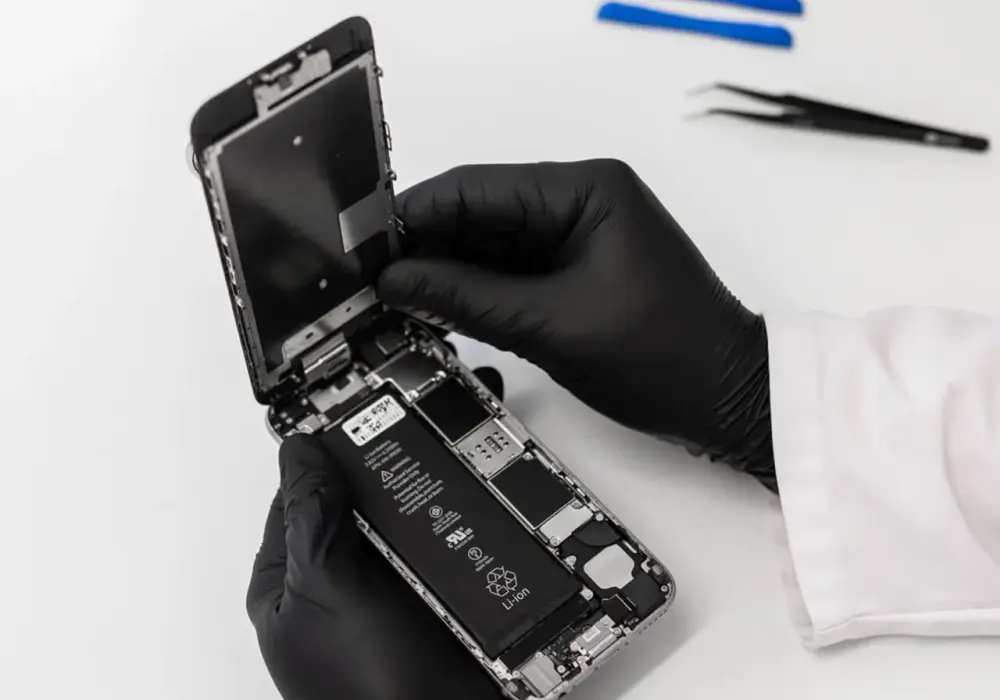 Wyświetlacz w Apple iPhone 8 - porady dotyczące naprawy