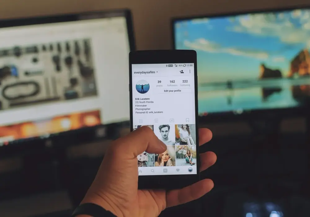 Jakie aplikacje warto pobrać na swój telefon w 2025 roku? Podsumowanie aplikacji tego roku