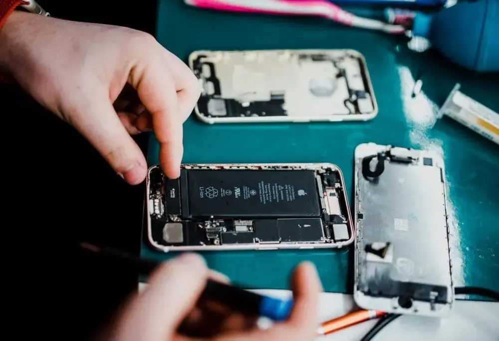 Ile kosztuje wymiana baterii w iPhone 8 i czy warto to zrobić? Sprawdź teraz!