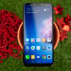 Ekran w Huawei Mate 20 Lite - porównanie z innymi modelami