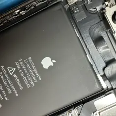 Ile naprawdę wytrzymuje bateria w iPhone 11? Sprawdź, jak długo działa i jak ją przedłużyć