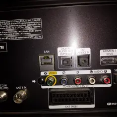 Jak podłączyć słuchawki do TV Samsung – proste kroki i porady
