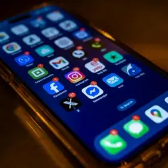 Jak szybko i bez problemów zainstalować Facebook na iPhone krok po kroku