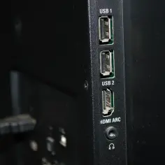 Jak podłączyć USB do telewizora i uniknąć problemów z odtwarzaniem
