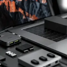 Recenzje: Zasilacz do laptopa USB C - Który model wybrać?