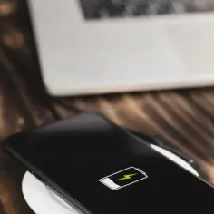 Pojemność baterii iPhone 13: ile wytrzyma i jak oszczędzać energię?