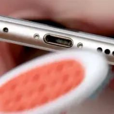 Jak wyczyścić wejście na ładowarkę iPhone – bezpieczne metody i porady