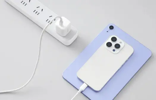 Wyładowanie elektrostatyczne - jak chronić smartfon i elektronikę