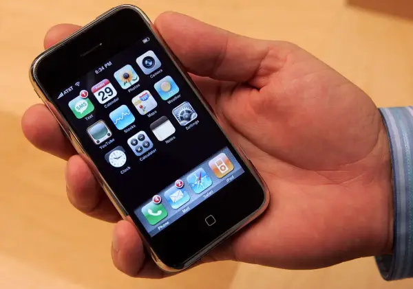 Jak wygląda iPhone 1? Zaskakujące detale i design oryginału