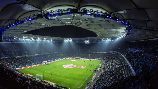 Gdzie piłka spotyka serca: piękno futbolu