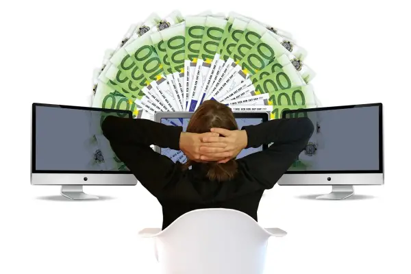 Turnieje online z nagrodami przekraczającymi 95 mln euro – jak działają i kto może wziąć udział?