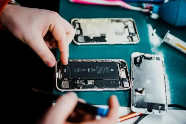 Ile kosztuje wymiana baterii w iPhone 8 i czy warto to zrobić? Sprawdź teraz!