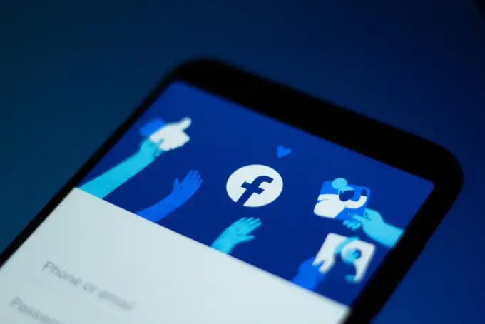 Kto oglądał Twój profil na FB? Mity, zagrożenia i bezpieczne rozwiązania